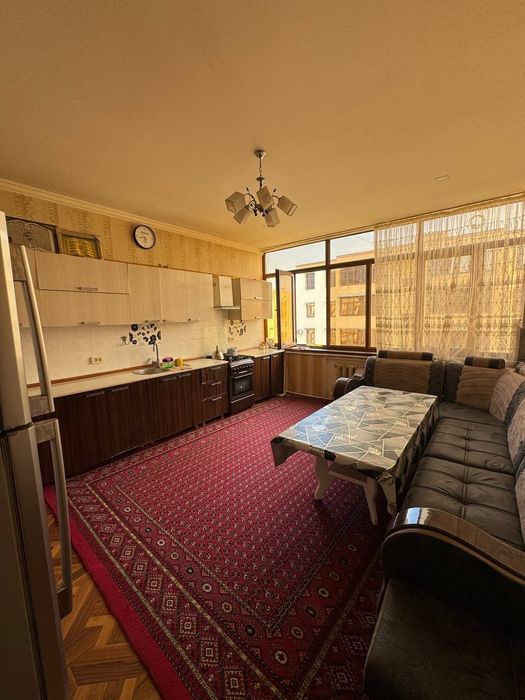 5-mikda 4 xonalik uy sotiladi