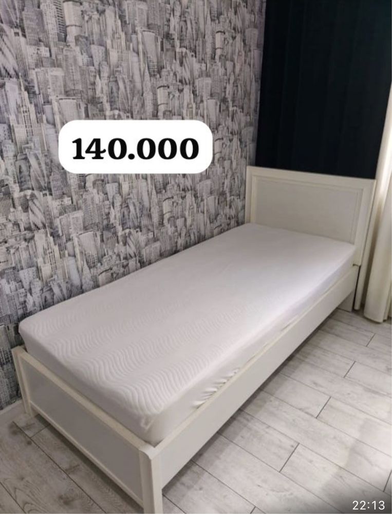 Продается шкаф, тахта односпальная, стол, стеллаж