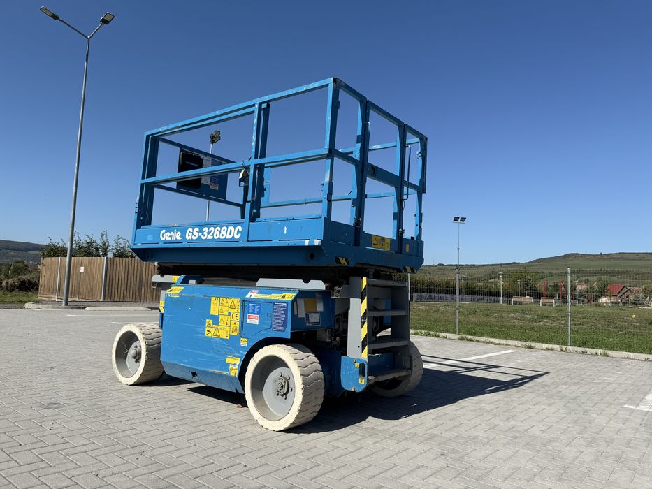 De inchiriat nacela electrica Genie GS3268DC