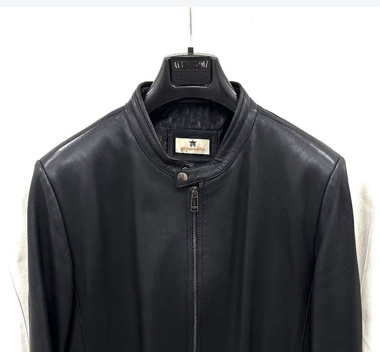 Мужская кожаная куртка размер XL-52. Куплено со скидкой за 800 уе
Вых