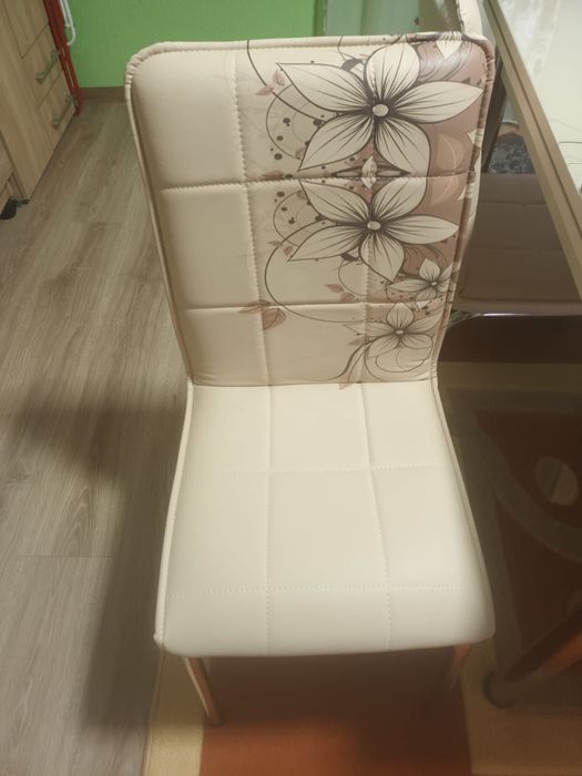 Masa noua de sticla cu 4scaune