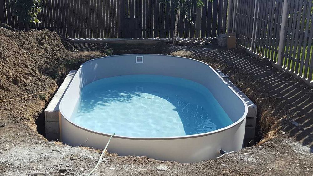 Piscina cu perete metalic 7x3.50x1.50 m si liner PVC Gri