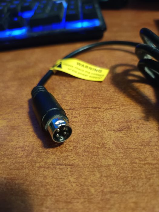 Alimentator/Încărcător/Sursă DVR Hikvision DS-7204HQHI-F1 12V 5A 60W