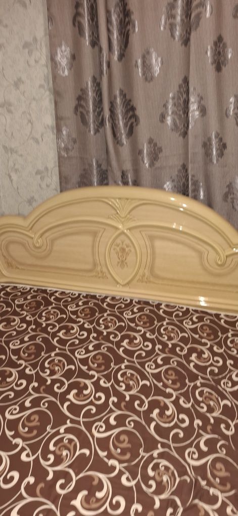 Кровать двуспальная