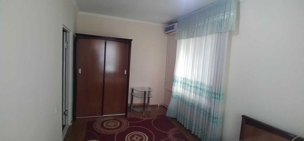 Продам квартиру 3/2/4 Ц-13 улАбая метроА.Навои