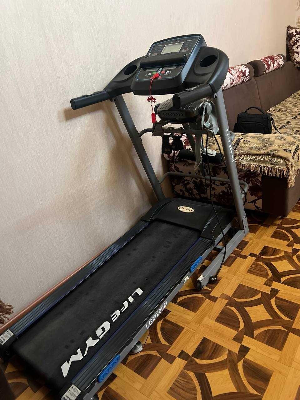 беговая дорожка, Life gym  350 model 110 kg,