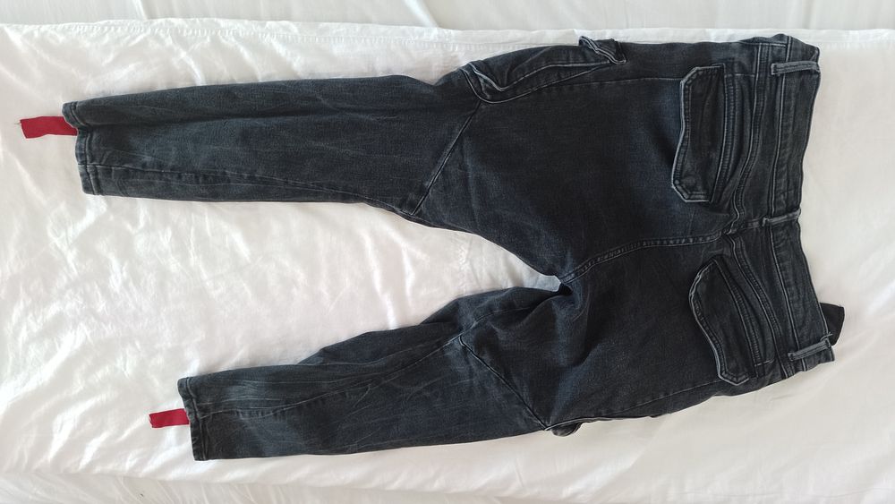 Blugi ZARA mărimea 42