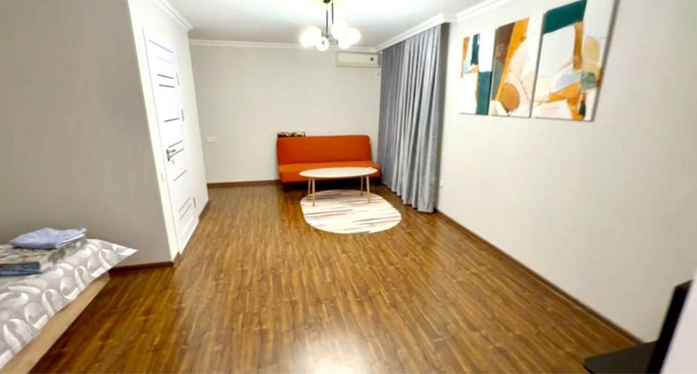 Сдаётся 1 комнатная студия квартира 8-МАРТ