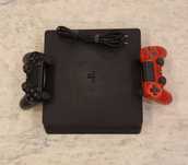 PlayStation 4 Slim 512GB с подарък