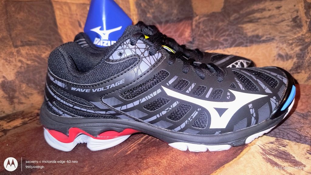 Маратонки  Mizuno