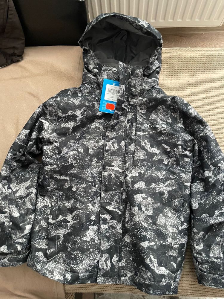 Vând geacă copii 2 in 1 Columbia, nouă, varsta 8-9 ani , waterproof