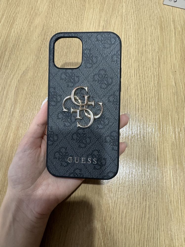 Кейс за iphone 12 pro на Guess