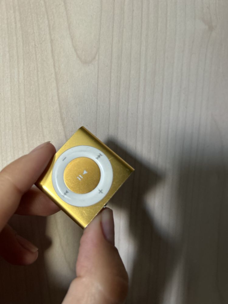 Ipod shuffle продам