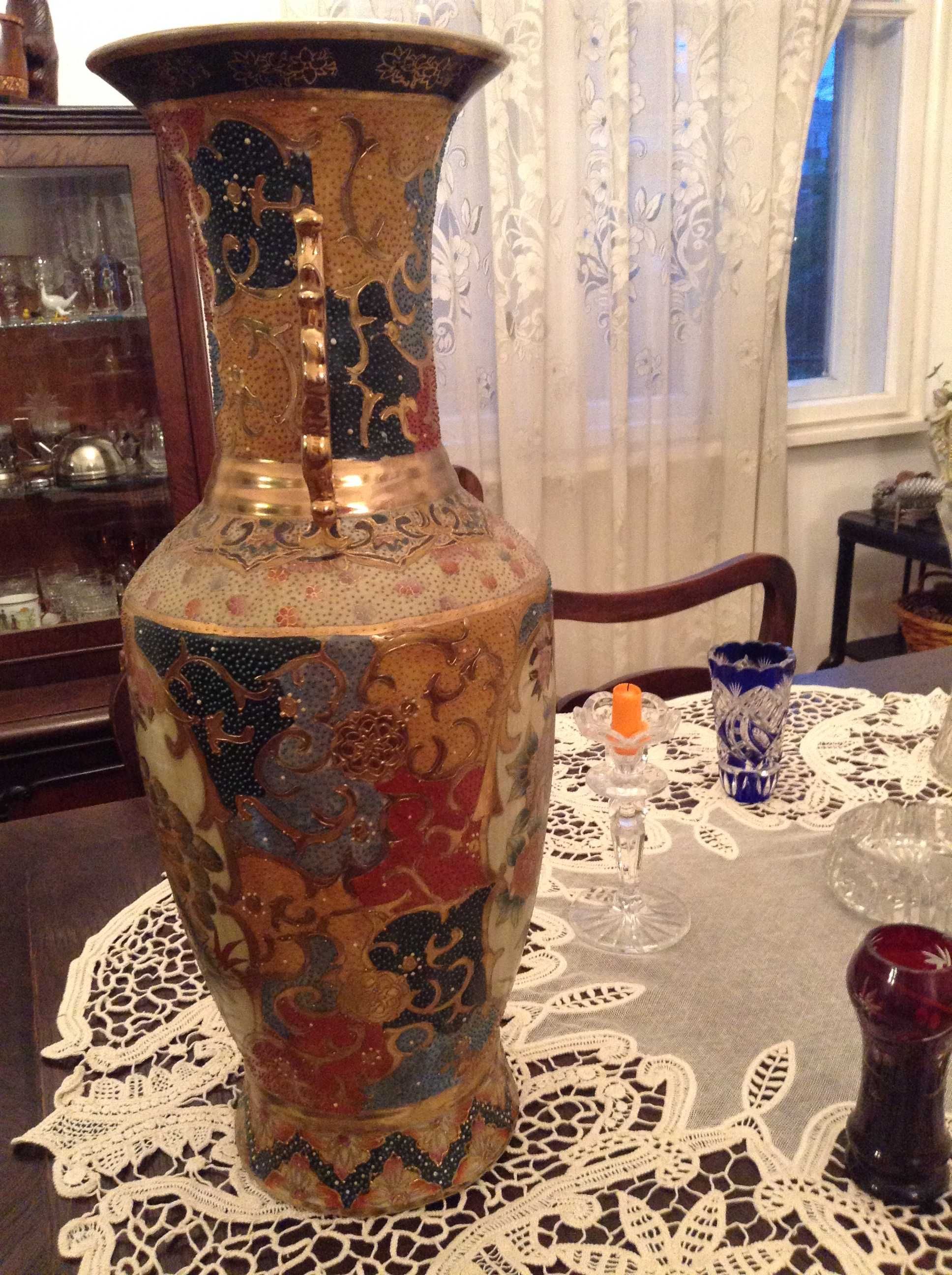 Много голяма антикварна старинна  ваза  , китаиски порцелан