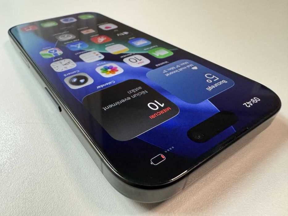  Apple / iPhone 16 Pro / 256 Gb / Black Titanium / 92% Acumulator