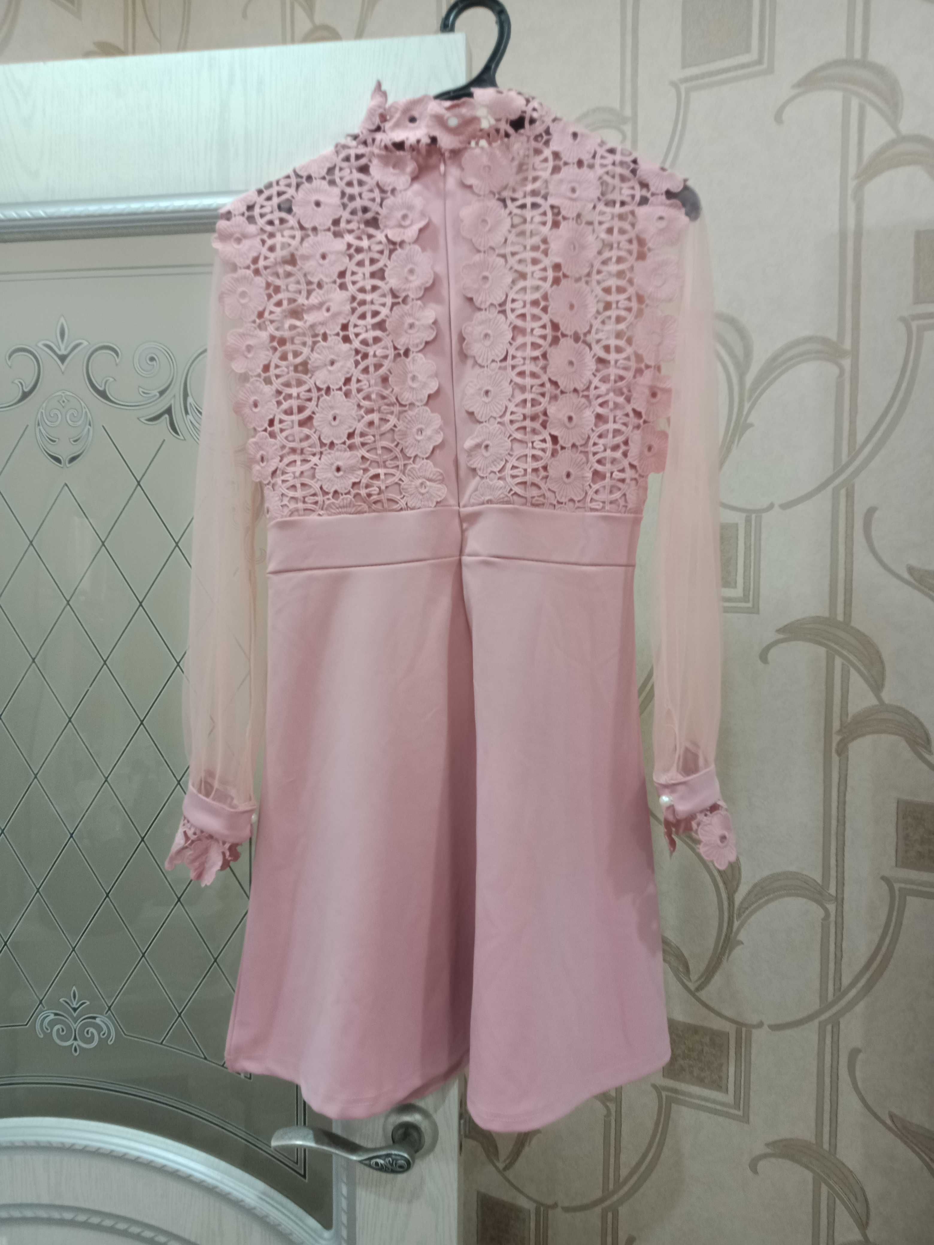 Продам платье и туфли , брюки