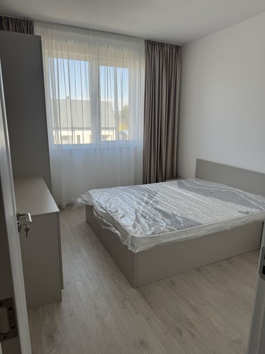Inchiriez apartament 3 camere Titan Auchan