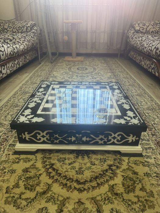 Продам ларец с шахматами , столншница из ипоксидной смолы