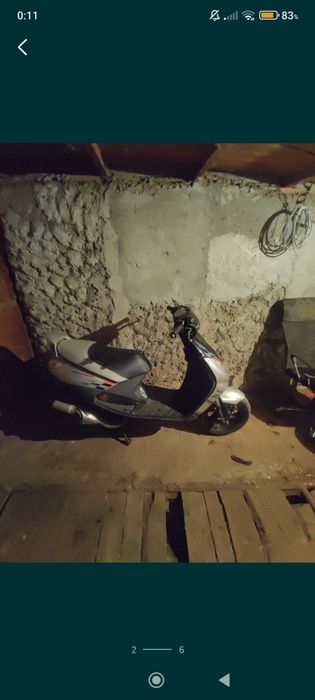Vând scuter Peugeot vivacity silver sport