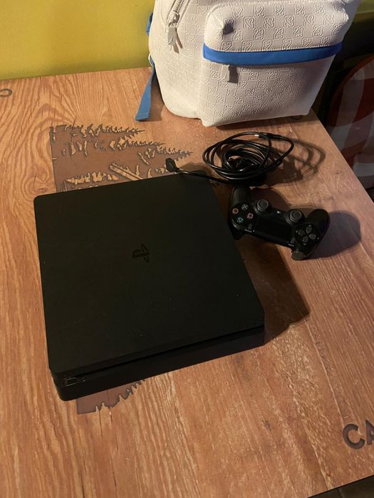 Ps4 Slim 500Gb Plus 4 Jocuri si maneta