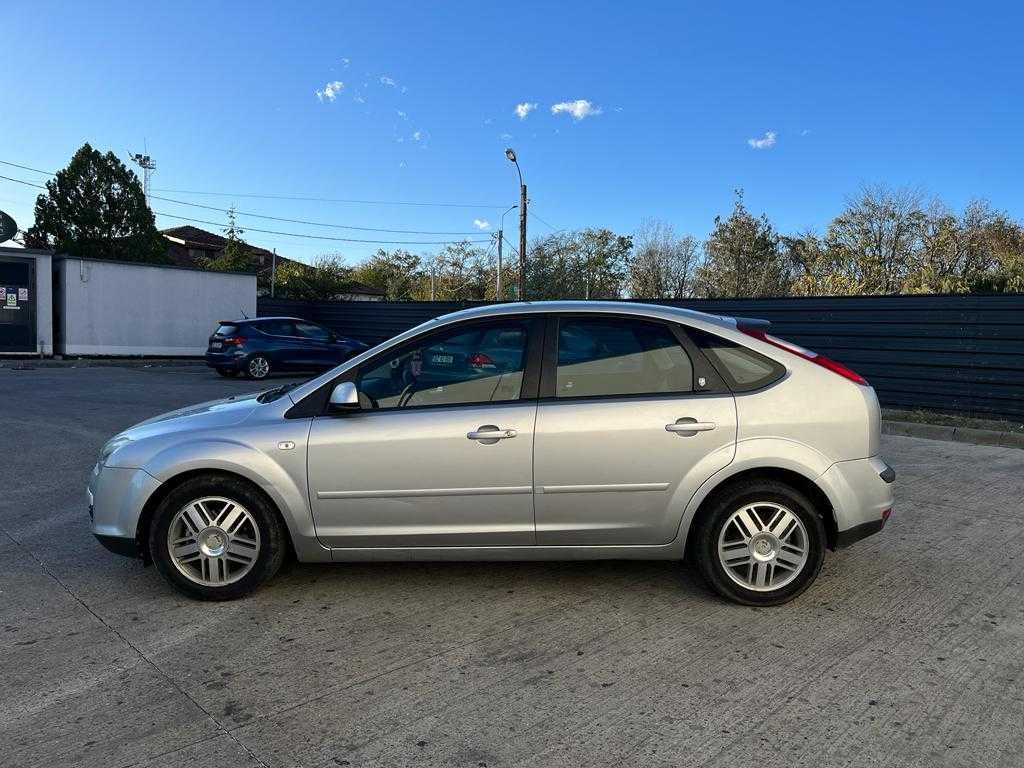 Ford Focus 2 2005, Benzină + GPL, 2500€ negociabil