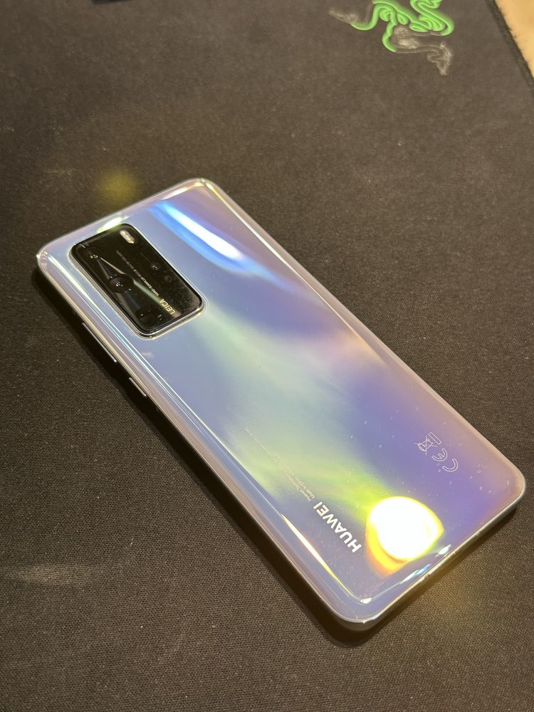 Продам Huawei P40 Pro Ice White