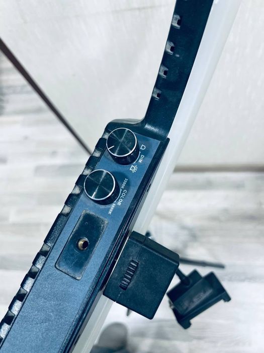 Спочно продаю кольцевая склфи лампа