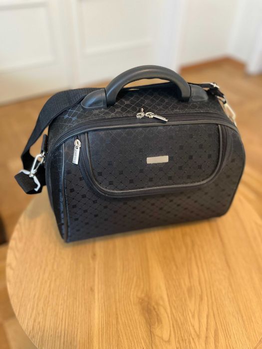 малък куфар - чанта за козметика