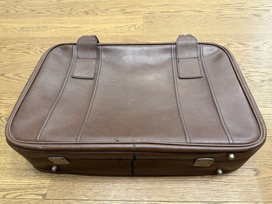 Geamantan vintage din piele