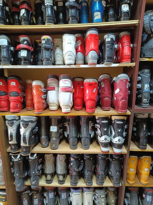 Ски обувки  -- 30- 50 лева..