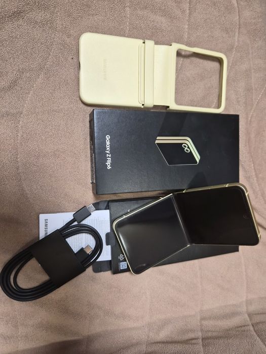 Samsung galaxy flip 6