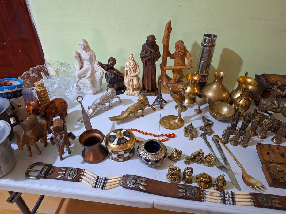 Vând obiecte vechi din bronz