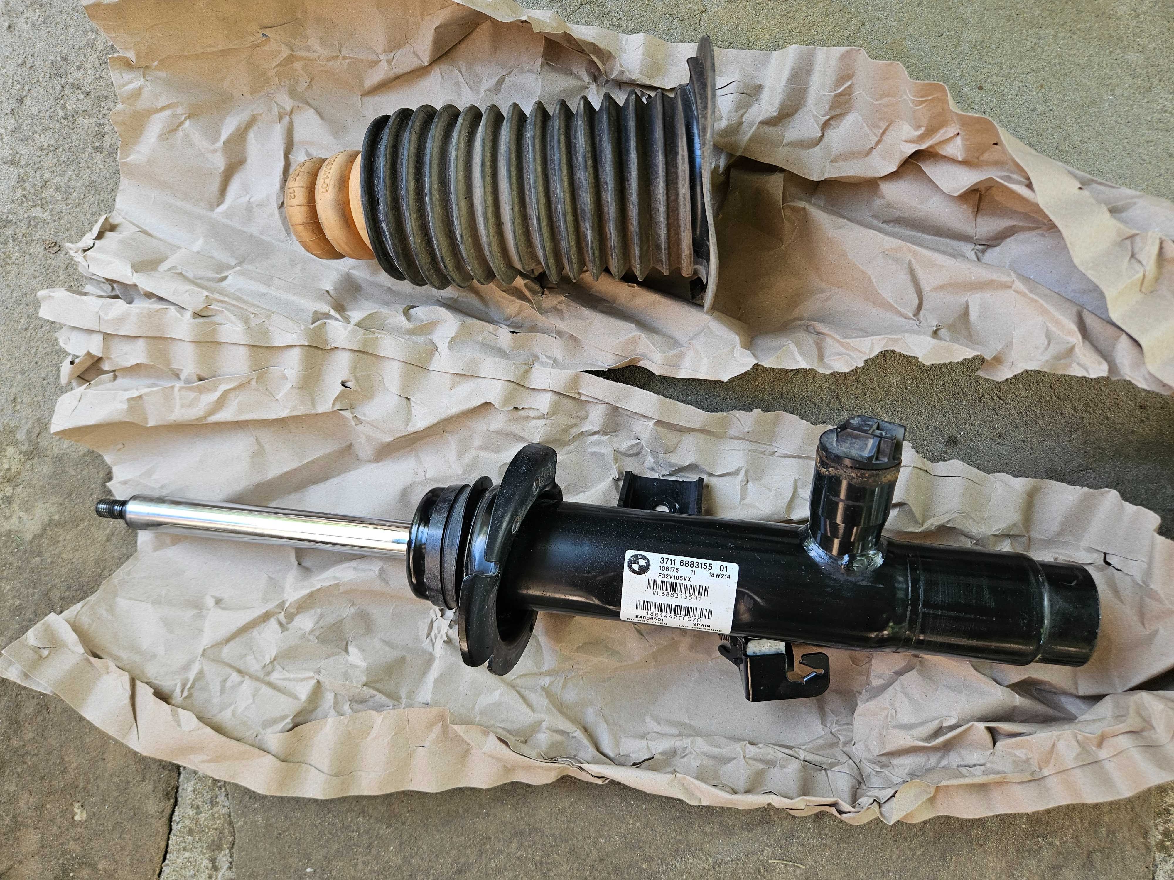 Адаптивен преден ляв амортисьор за БМВ F32/F33/F35/F36 430/440 xDrive
