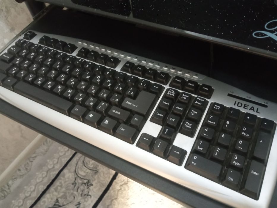 Kompyuter komplekti sotiladi (LG, Windows 10 bilan)