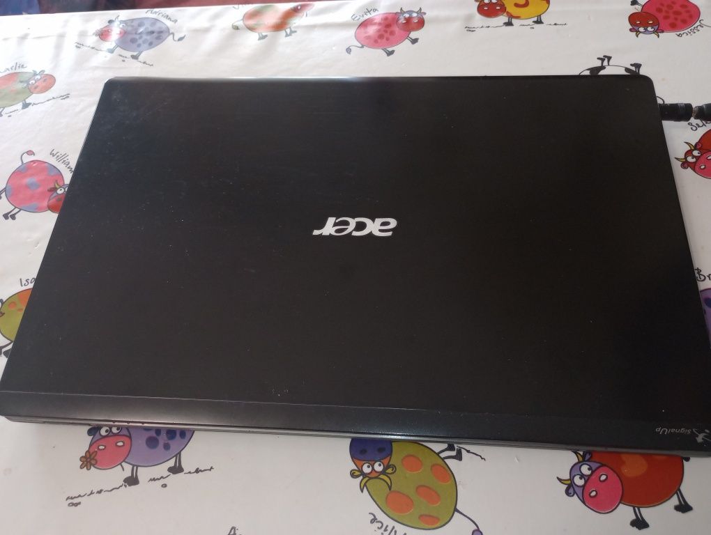 laptop Acer, Intel i3,  4 GB ,320 gb, HDMI,webcam, ieftin