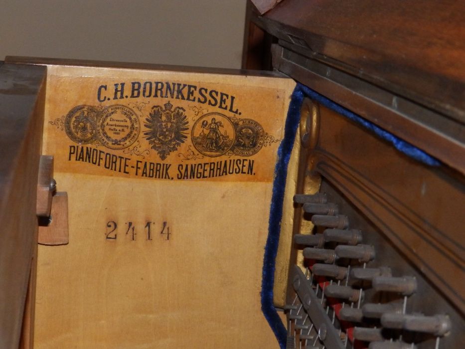 Много старо и запазено пиано C.H.BORNKESSEL