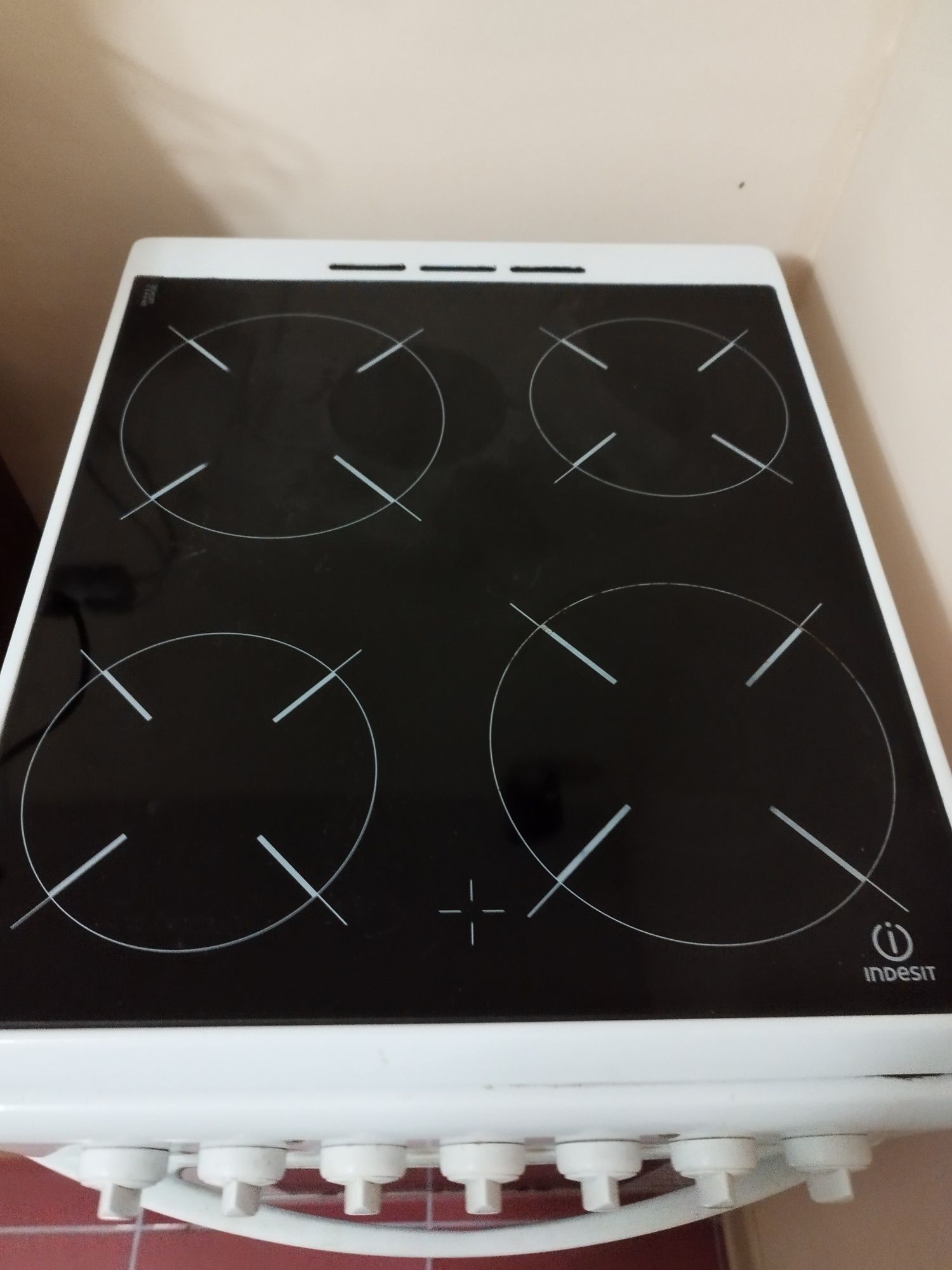 Печка    Indesit