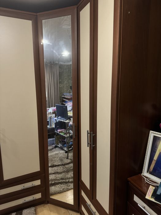 Продам угловой шкаф