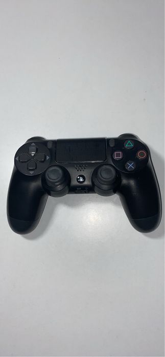 Vand ps4 + 3 controllere ( manete ] + 7 jocuri