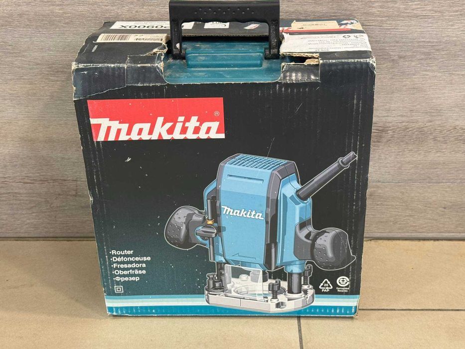 Оберфреза Makita RP0900