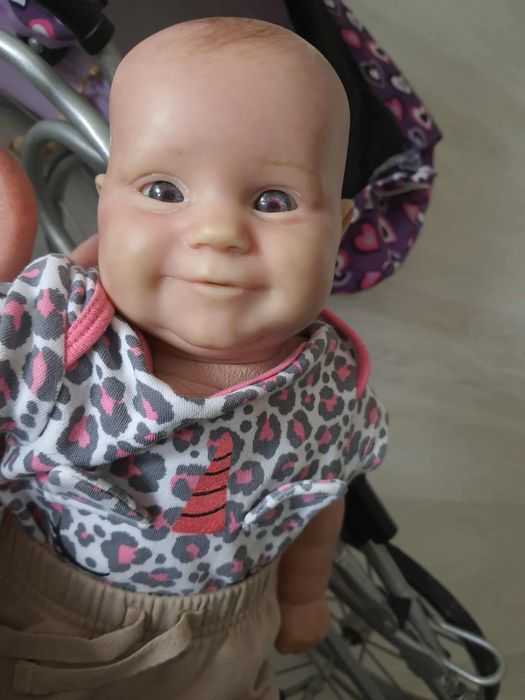 Реалистично бебе