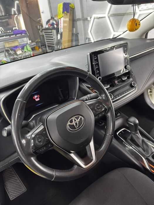 Vand Toyota Corolla benzina 2020