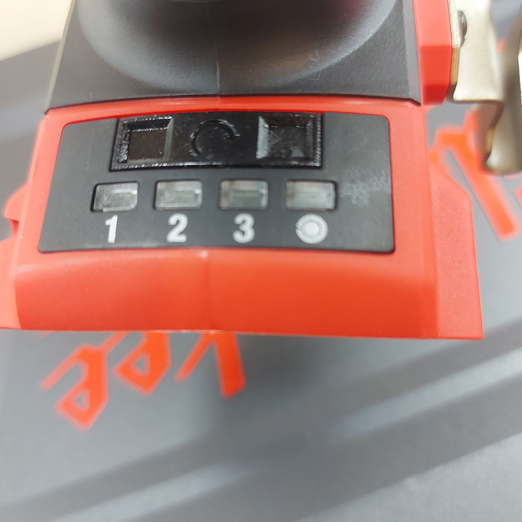 Акумулаторен ударен гайковерт Milwaukee M18 FIW2F38-0X