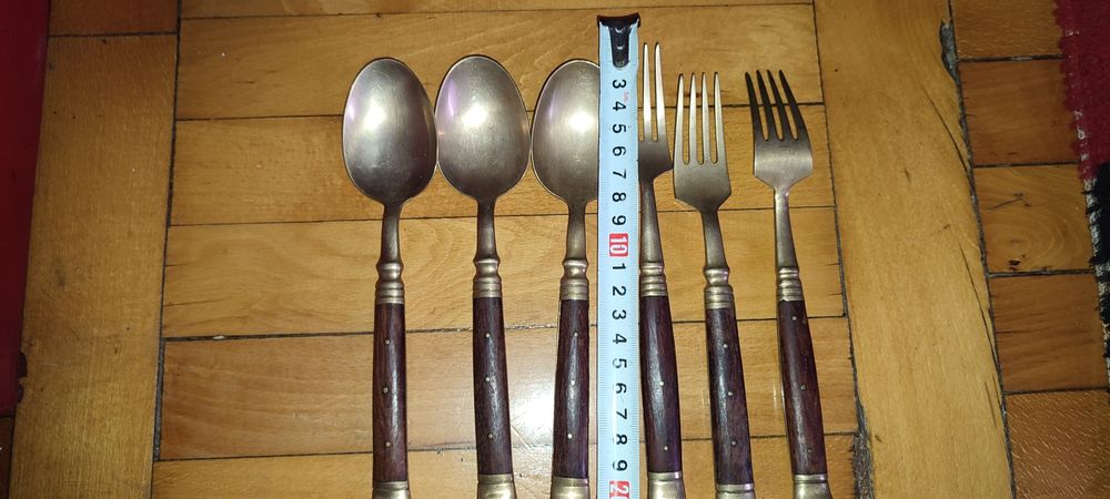 3 linguri bronz+3 furculite bronz-50 lei toate