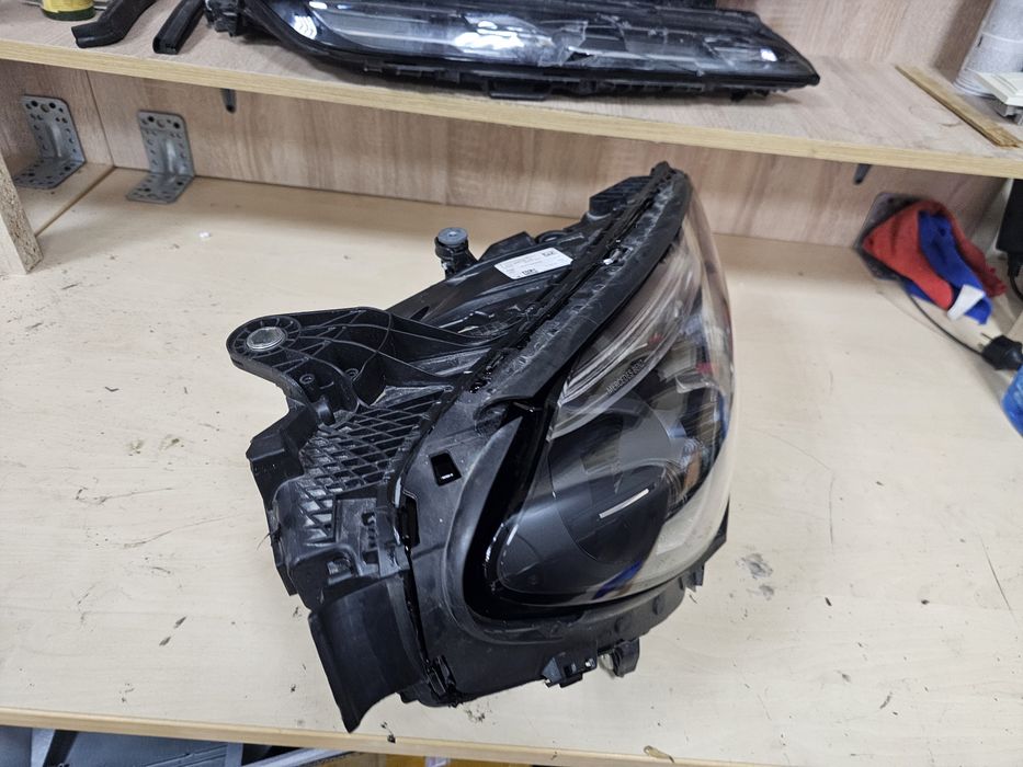 Десен фар Mercedes W214 desen far мерцедес 214 е класа