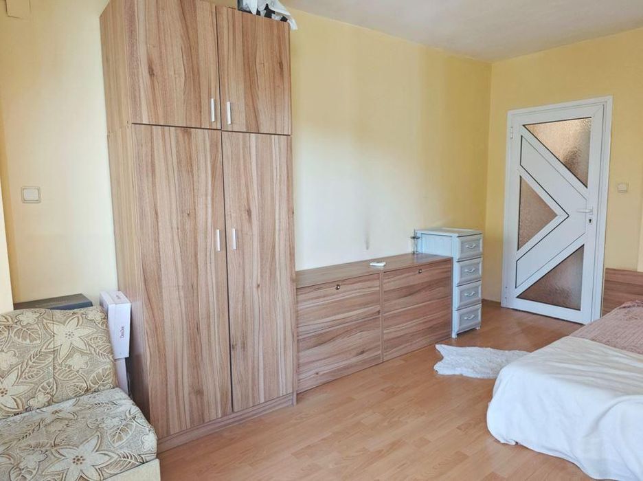 Дава се под наем Тристаен апартамент в Варна, Център - 80 кв.м за 450 € - Снимка #3