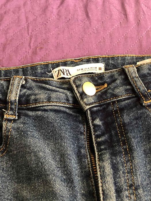 Дамски дънки ZARA  размер 38 по тялото нодолу с широк крачол