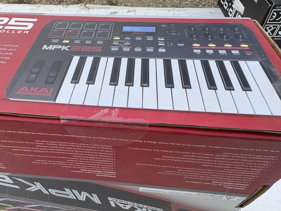 Akai MPK225 Midi Controller - Nou Sigilat
