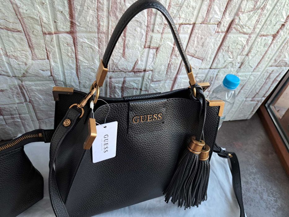 дамска чанта,GUESS-черна чанта,гес,нова