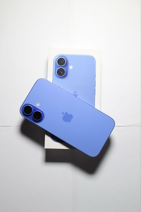 Iphone 16 albastru